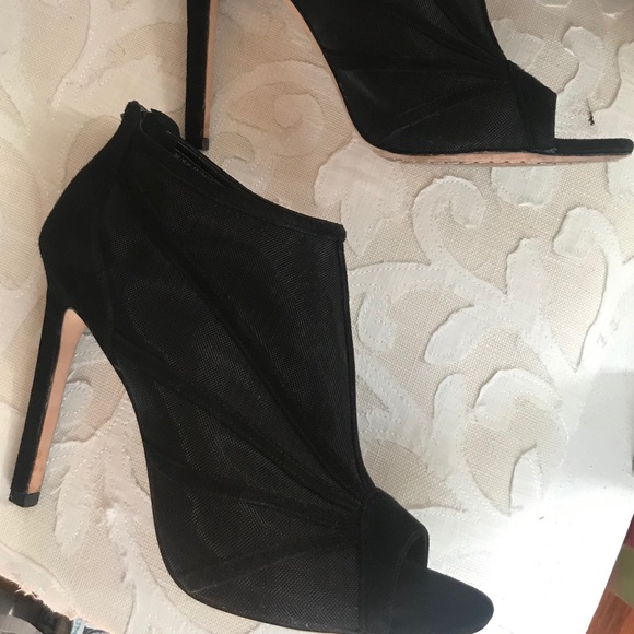 Vince Camuto Shoes - 🔥👠🖤Vince Camuto Seeva Bootie Size 10
